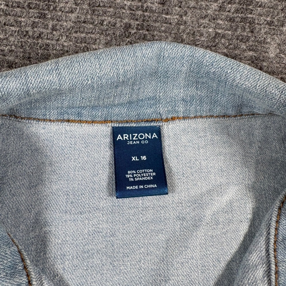 Arizona Jean Co Girls XL 16 Denim Jacket Light Wash Pink Feather Fringe Trim - Picture 2 of 5